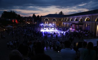 IEšūpošanās Rotko centrā Muzeju nakts 2018 ietvaros IEšūpošanās Rotko centrā Muzeju nakts 2018 ietvaros
